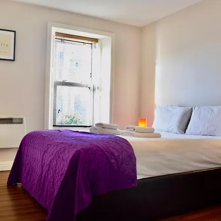 Apartamento Modern 2 Bedroom Flat Above Family Run Pub Dublín